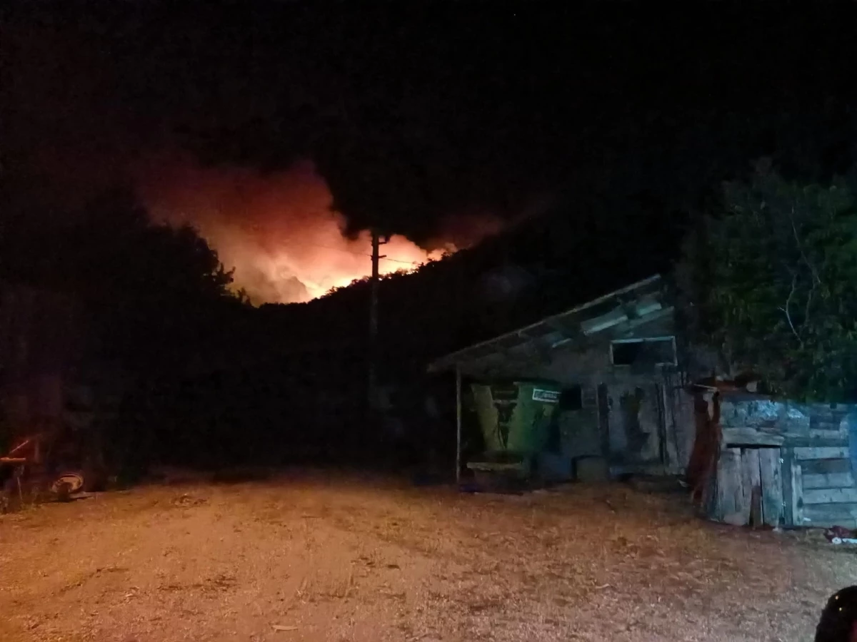 Göynük’teki orman yangınında havadan müdahaleye ara verildi