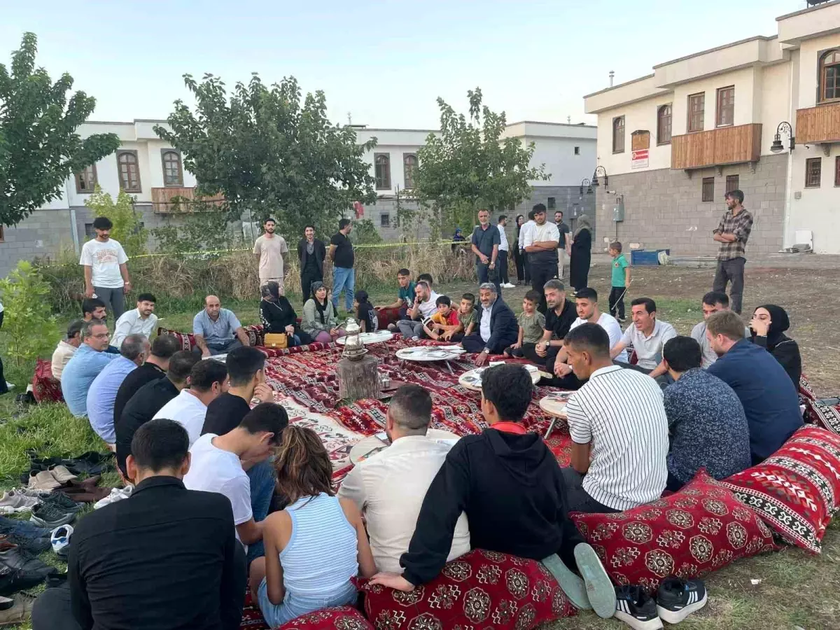 Diyarbakır’da Gençler Sezai Karakoç’un Hatırasını Yaşattı