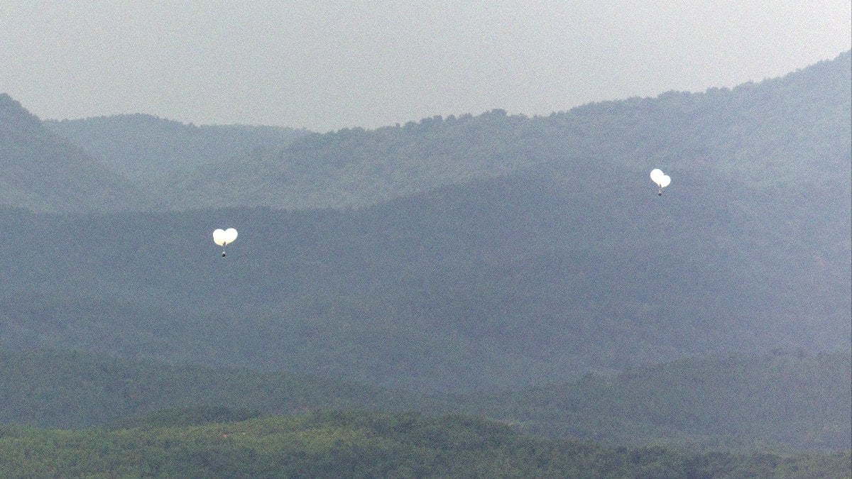 Kore’de Kuzey-Güney arasında çöp dolu balon gerginliği