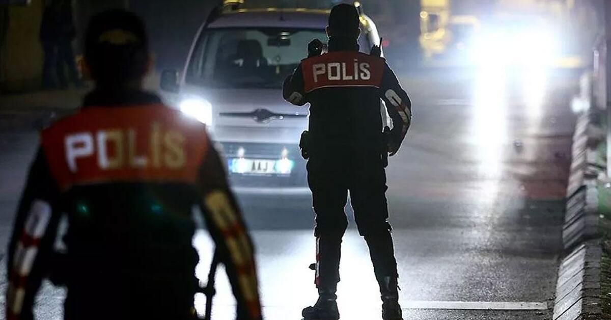 Polis memuru, aracında uyuşturucu ile yakalandı