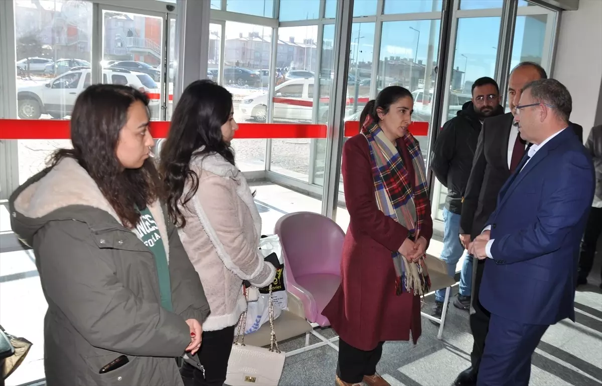 Kars’ta Öğretmenleri Taşıyan Minibüs Kaza Yaptı