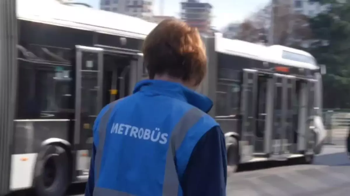 İETT Tarihinde Bir İlk: Kadın Metrobüs Denetim Amiri Atandı