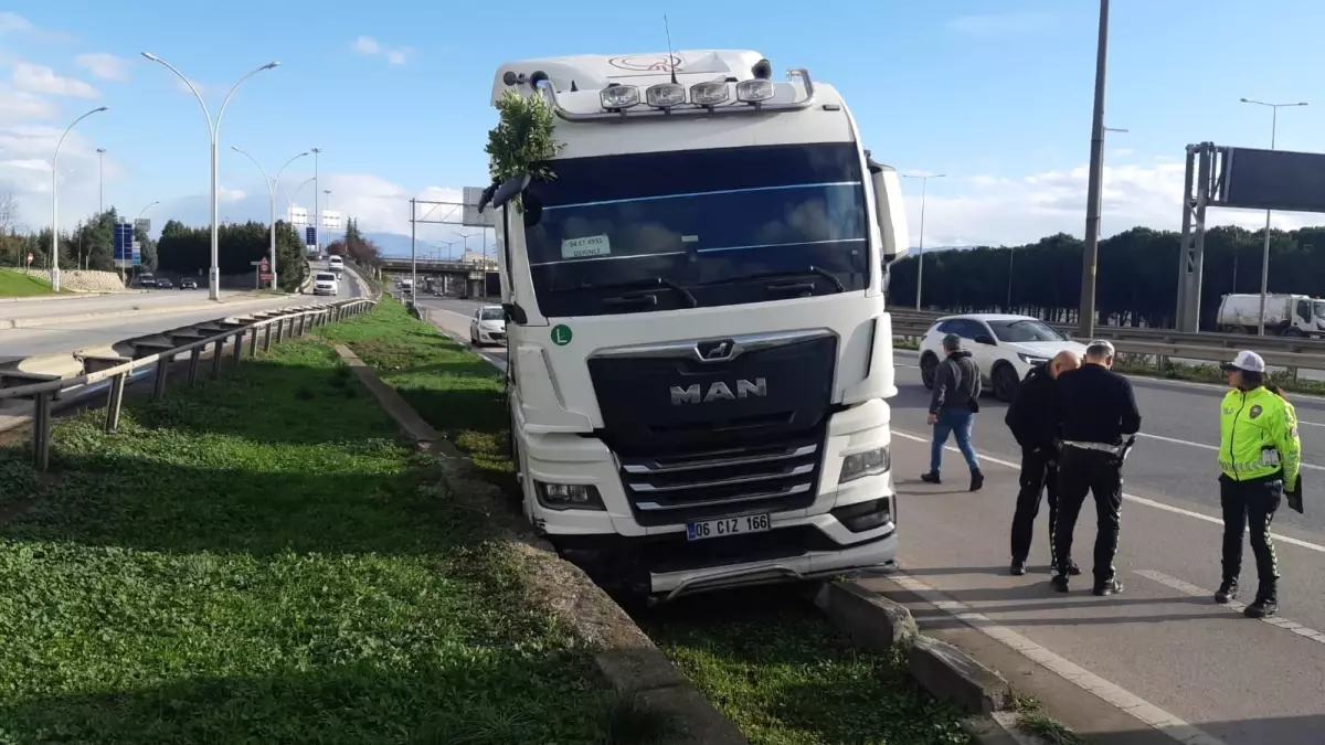 Kocaeli’de Tanker Kazası: Sürücü Yaralandı